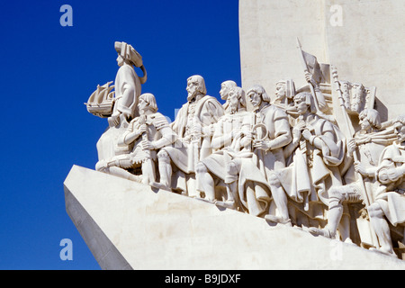 Padrão Dos Descobrimentos, Denkmal für Entdecker, Skulptur mit signifikanten Stellen der portugiesischen Seefahrt am Flussufer Stockfoto