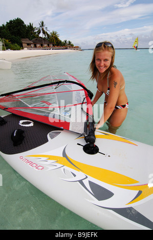 Wind Surf Lehrer, Full Moon Resort, Malediven, Indischer Ozean Stockfoto