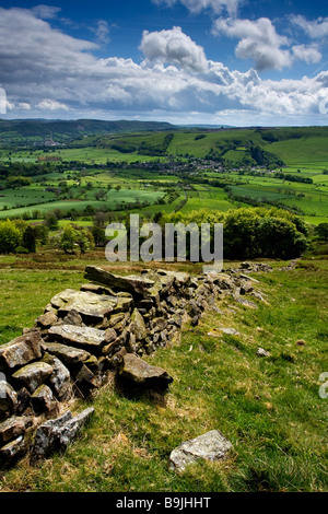 Blick hinunter ins Tal der Hoffnung von den Hügeln rund um Mam Tor im Peak District National Park, Derbyshire Stockfoto