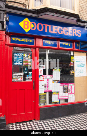 Bootleggers Store einkaufen und aus Lizenz in Norwich, Norfolk, Großbritannien Stockfoto