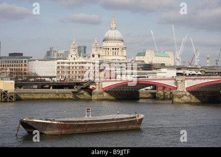 Thames St. Pauls Kathedrale Blackfriars Bridge Stockfoto