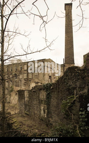 Verfallene Torr Vale Mill in Sepia. Neue Mühlen, Derbyshire, Großbritannien. Stockfoto