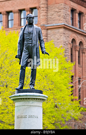 Statue von Hon George Brown 1818 1880 außerhalb der Ontario Legislative Building in der Stadt von Toronto Ontario Kanada Stockfoto