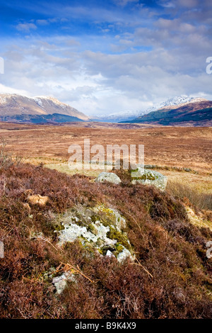 Ansicht von oben Cuill Bay in Richtung Beinn, ein Bheithir, Glencoe, Argyll, Western Highlands von Schottland. Fotografiert im März Stockfoto