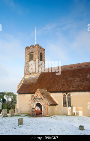 Kirche St. Ethelbert am Thurton in Norfolk nach Winter Schneefall Stockfoto