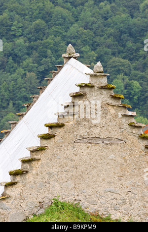 Frankreich, Ariege, Garbet River Valley in der ehemaligen Provinz von hohen Couserans, Cominac Scheunen, Granit traditionelle Architektur Stockfoto