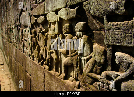 Reliefs mit Angkoran Königreich Lore in der Bayon-Struktur von Angkor Thom, Siem Reap, Kambodscha Stockfoto