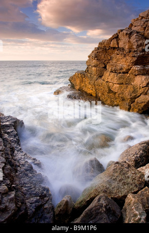 Abend in Thornwick Bay auf der East Yorkshire Küste nahe Flamborough Kopf fotografiert im April Stockfoto