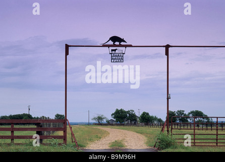 Ranch schmiedeeisernes Tor in der Nähe von Washington, Texas USA Stockfoto