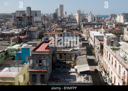 Ein Blick über die Dächer von Centro Habana, Cuba Stockfoto