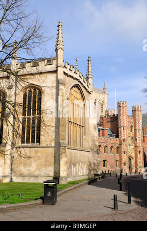 Trinity Street mit Blick auf St. Johns College, Cambridge England UK Stockfoto