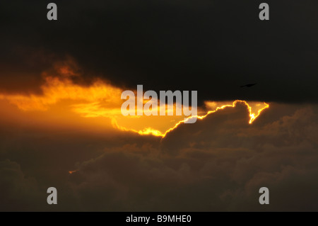 Sonnenuntergang, Wolken und Himmel Stockfoto