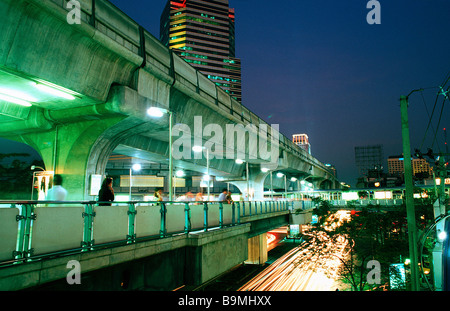 Zweizeilige Nahverkehrssystem am Siam Square in Bangkok, Thailand Stockfoto