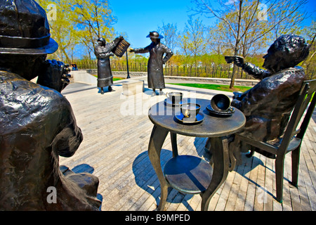 Statuen der Famous Five (Frauen) Frauen berechtigt sind Personen! auf dem Gelände des Parliament Hill, Stadt von Ottawa, Ontario, Kanada. Stockfoto