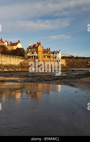 Robin Hoods Bay in Yorkshire in der Morgensonne Stockfoto