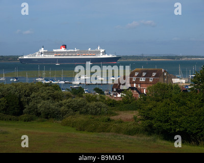 Cunard Queen Mary 2 vorbei Ashlett Creek, wobei Southampton UK Stockfoto