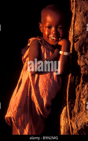 kleines Mädchen Maasai Dorf Masai Mara Kenia Stockfoto