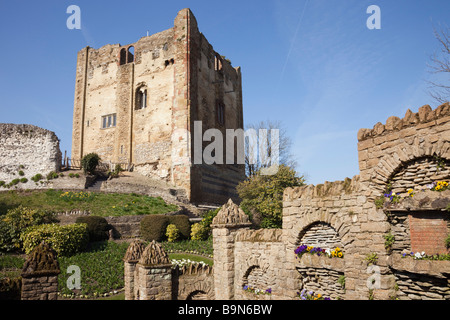 Guildford Surrey England UK. 12. Jahrhundert Guildford Burgturm halten Stockfoto