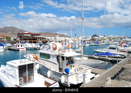 Blick auf die Marina, Marina Rubicon, Playa Blanca, Lanzarote, Kanarische Inseln, Spanien Stockfoto