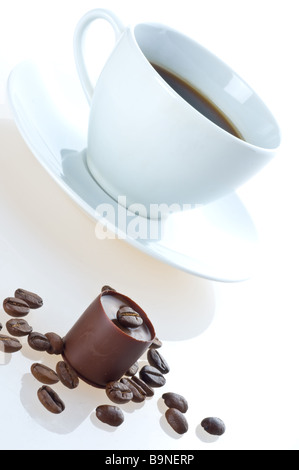 Kaffee Kaffeekörner und Pralinen Stockfoto