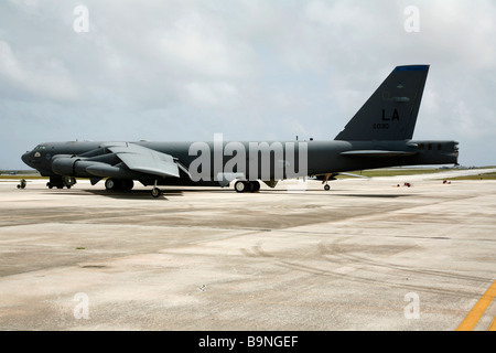 B 52 Langstrecken-Bomber sitzen am Boden auf Guam Stockfoto