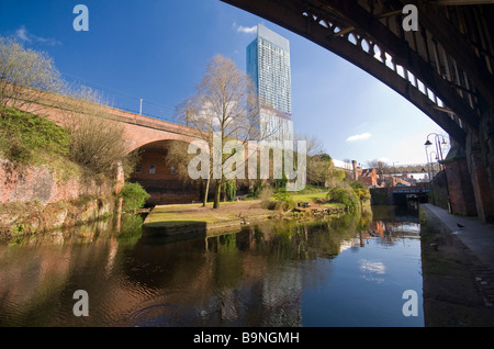 Blick auf Beetham Tower aus Manchester Kanalseite auf Castlefield Stockfoto