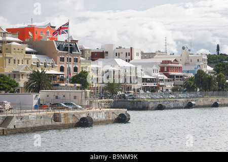 Ansicht der Front Street Hamilton aus dem Bayside Bermuda Stockfoto