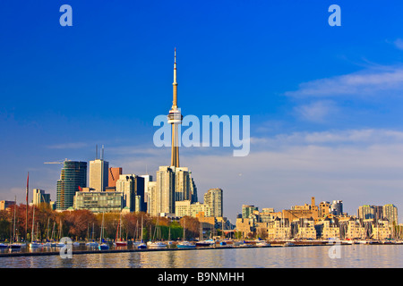 Stadt von Toronto gesehen von Ontario Place in Toronto Ontario-See Ontario Kanada Stockfoto