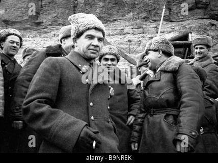 Wassili Tschuikow 62. Armee Kommandant direkt am Beobachtungsposten