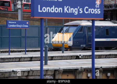 Klasse 91 Lokomotive am Kings Cross train Station-london Stockfoto