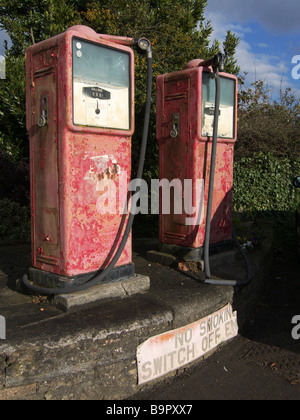 Alte Benzin pumpen Aust South Gloucestershire, England Stockfoto