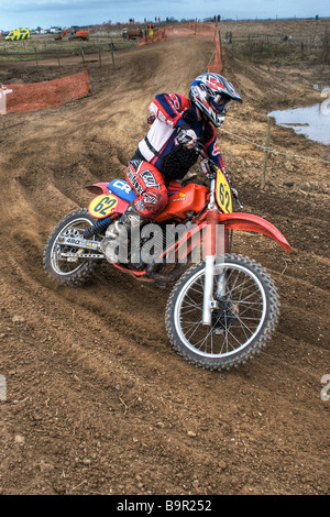 Wettbewerber in einem Twinshock Motocross Event statt auf Topcliffe Flugplatz in der Nähe von Thirsk, North Yorkshire Stockfoto