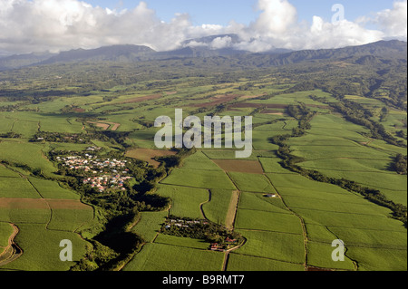 Frankreich, La Réunion, Nord-Ost Küste zwischen Sainte-Suzanne und Saint-Andre, Zuckerrohrfelder (Luftbild) Stockfoto