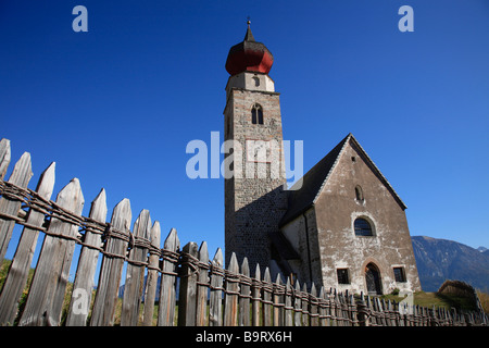 Kirche St. Nikolaus in der Nähe von Mittelberg ritten Trentino Italien Stockfoto