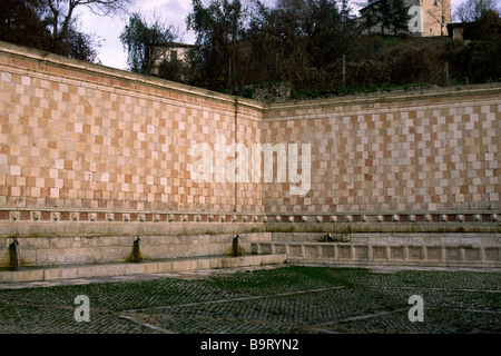 Italien, Abruzzen, L'Aquila, 99 Kanellenbrunnen Stockfoto