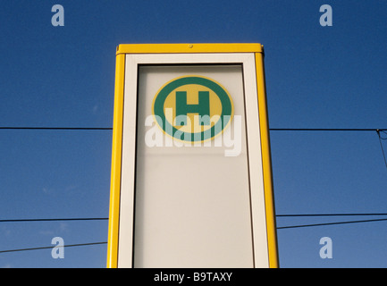 Berlin Deutschland ÖPNV H Bus Stop-Schild Stockfoto