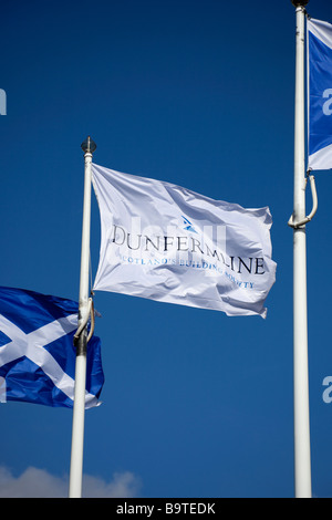 Fahnen Dunfermline Building Society, Head Office, Fife, Schottland, UK, Europa Stockfoto