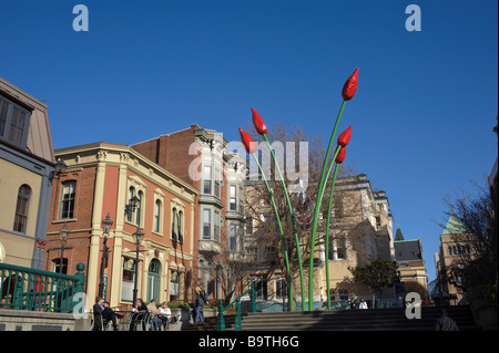 Bastion Square in Victoria mit Riesen Tulpe installation Stockfoto