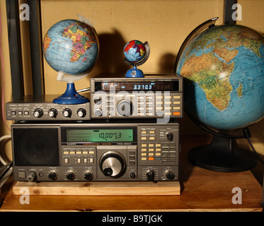Kurzwellen-Radio zeigt Kommunikation Empfänger hören auf Kurzwelle sendet weltweit rund um die Welt Stockfoto