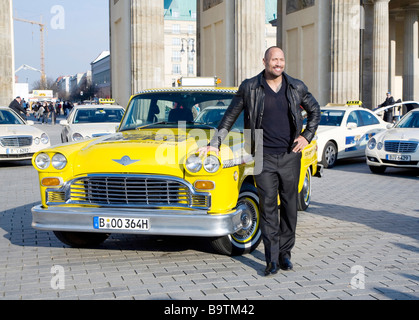 Dwayne Johnson U.S. Schauspieler vor dem Brandenburger Tor in Berlin am Dienstag, 31. März 2009 Stockfoto