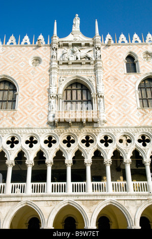 Die Architektur des Cathdrals und Kirche auf dem Platz San Marcos in Venedig Italien Stockfoto