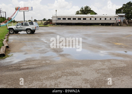 Abendessen in einem alten Zug Wagen in Luling, Texas. Stockfoto