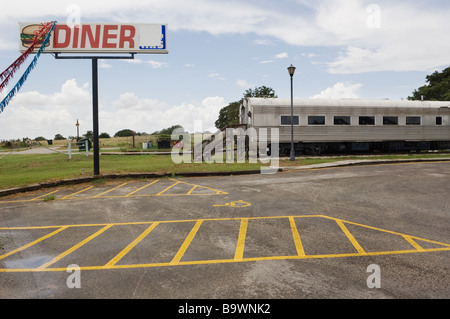 Abendessen in einem alten Zug Wagen in Luling, Texas. Stockfoto
