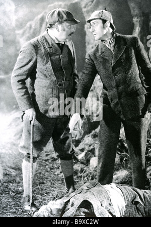 DER TCF HOUND OF THE BASKERVILLES 1939 Film mit Nigel Bruce auf der linken Seite sowie Basil Rathbone als Sherlock Holmes und Dr. Watson Stockfoto