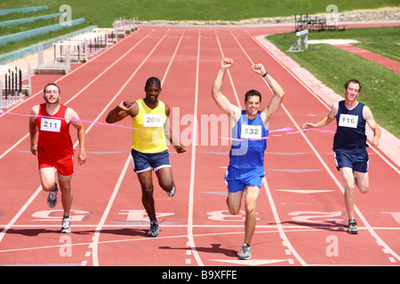 Track-Läufer die Ziellinie Stockfoto