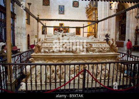 Grab von Ferdinand und Isabella in der Capilla Real von der Kathedrale von Granada in Granada Spanien Stockfoto