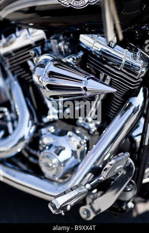 Motorrad, Motorrad, Harey Davidson glänzende Rohre Stockfoto