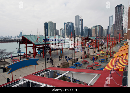 Die Skyline von Chicago und Navy Pier Stockfoto