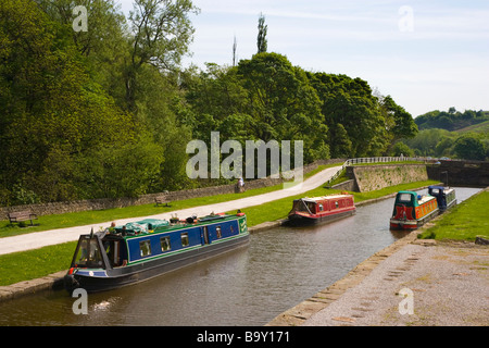 Blick auf Narrows Boot vertäut am Peak Forest Kanal im Buxworth Basin in Derbyshire Stockfoto