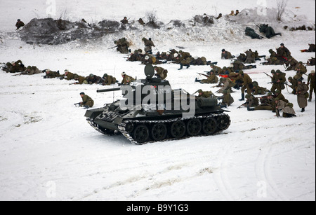 Angriff der Roten Armee. Rekonstruktion des großen Vaterländischen Krieges (Zweiter Weltkrieg), 1943 Stockfoto